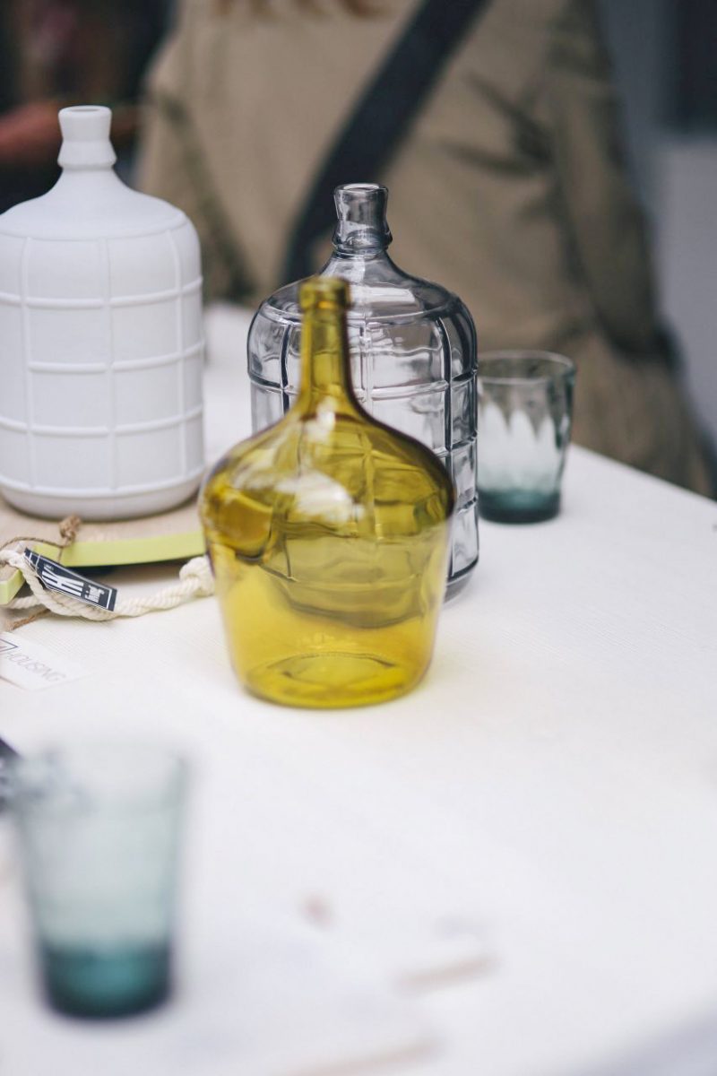 kaboompics_Yellow-decorational-bottle-on-a-table